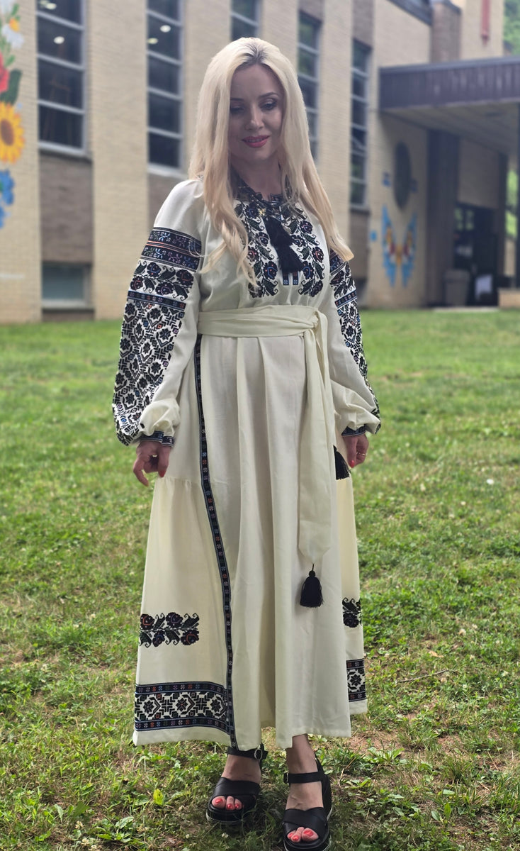 ukrainian embroidered dress Woman embroidery “Eugenia” Navy Blue to Silver COLOR_Green the image is creative Size:42 Regular Jacket+36 Waist Pants Adjust 32to38)(Height: 5'7