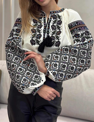 Woman embroidery shirt 