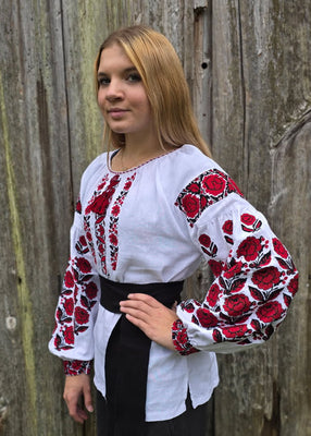 Woman embroidery shirt/blouse 