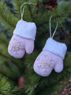 Couple Christmas hand embroidery ornaments “Mittens” pink
