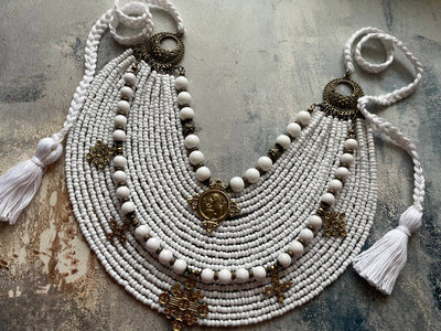 White necklace 