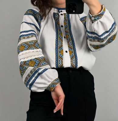 Woman HAND embroidery shirt “Sestra” size M/L