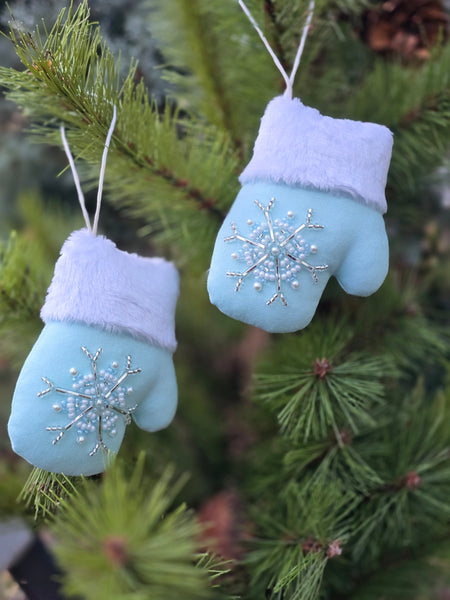 Couple Christmas hand embroidery ornaments “Mittens”