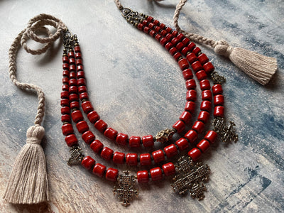 Beautiful ceramic red necklace with fringes