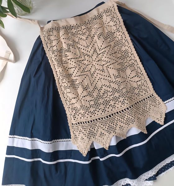 Beautiful Ukrainian macrome apron / fartuh