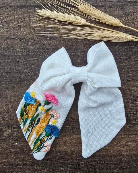 Hand embroidery hair bow Veselka