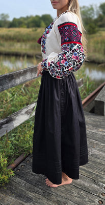 Woman embroidery shirt/blouse 