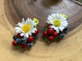 Set of two hair clips “Chamomile-berries”.