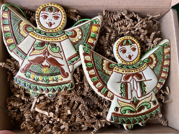 Set of 2 Ceramic ornaments / angels