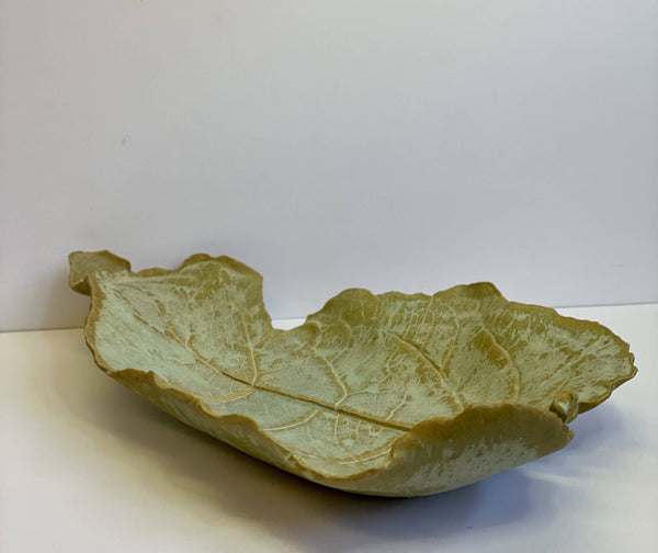 Plates of leaves